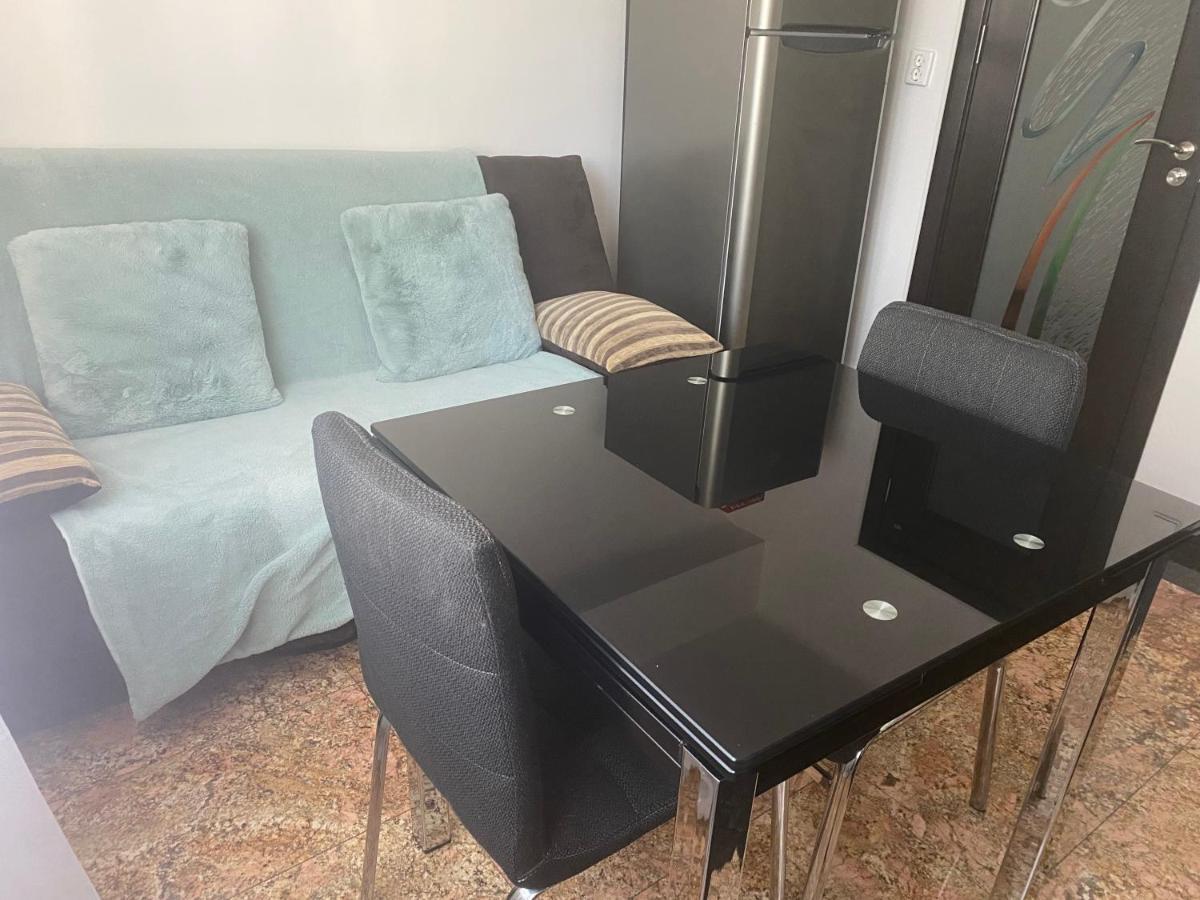 Black&White Studio Ultracentral Craiova Bagian luar foto